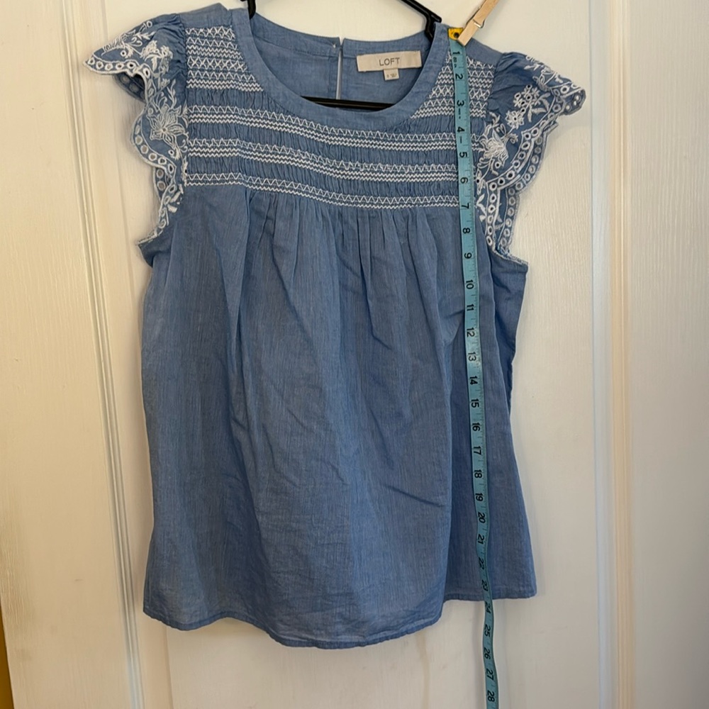 Cute Loft shirt.